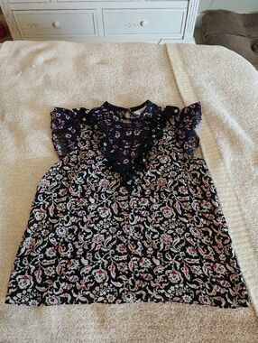 Women's Joie Navy Floral Ruffle Top Size Small